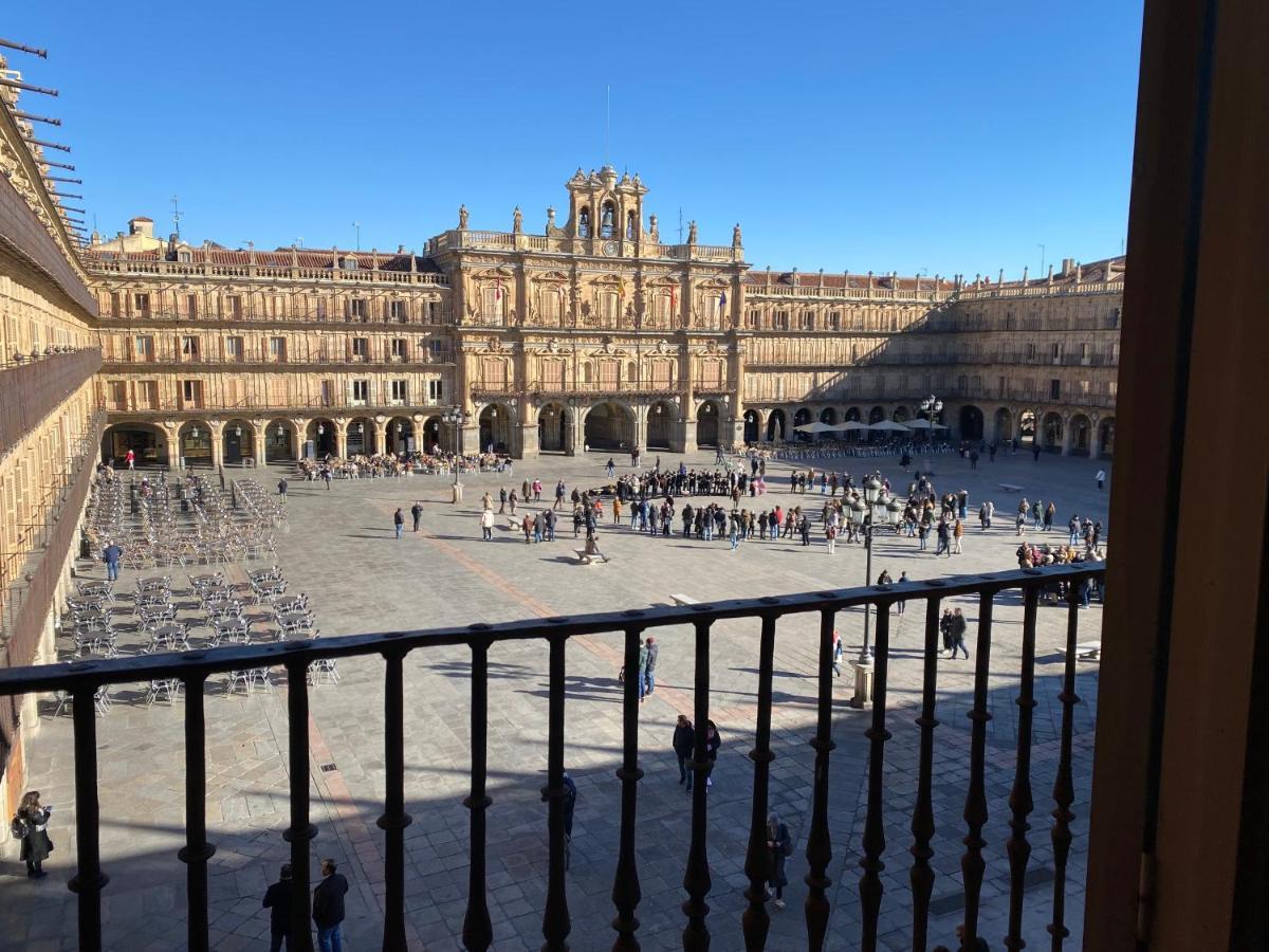 Plaza Mayor Con 2 Balcones A La Misma Plaza Mayor